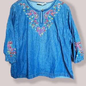 Two Twenty Denim & Floral Embroidered Peasant Top With Keyhole Neck size 1x